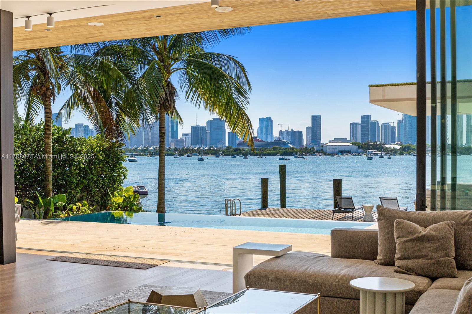 SAN MARINO ISLAND - Residential