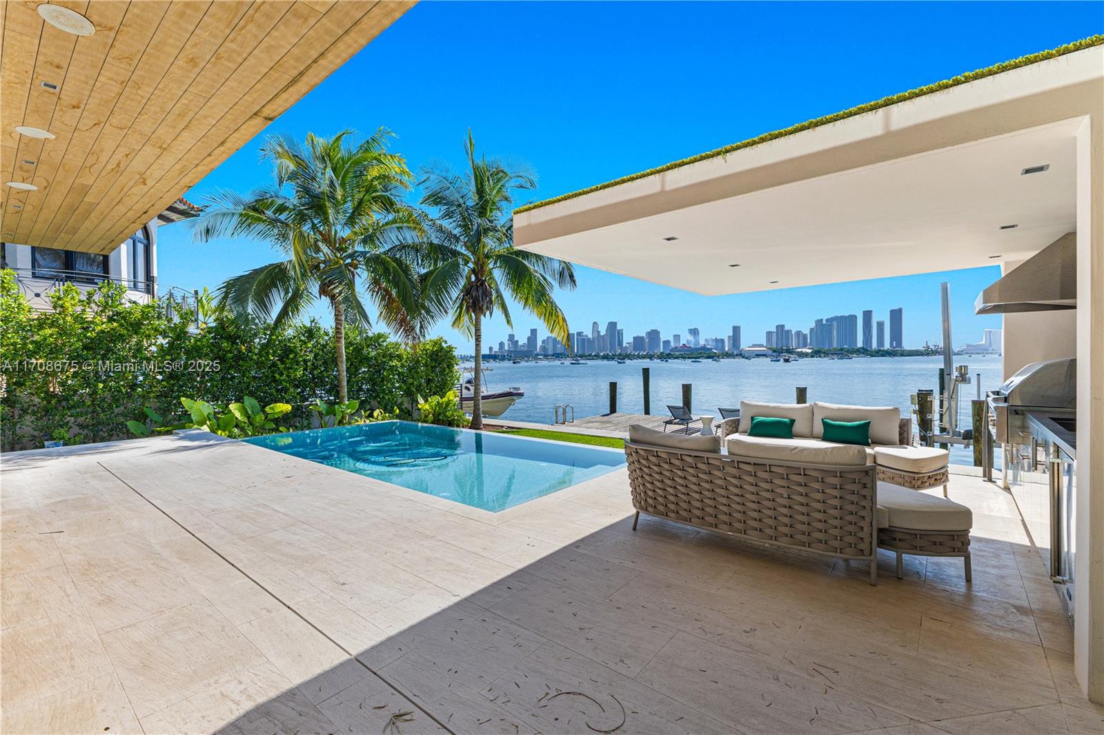 SAN MARINO ISLAND - Residential