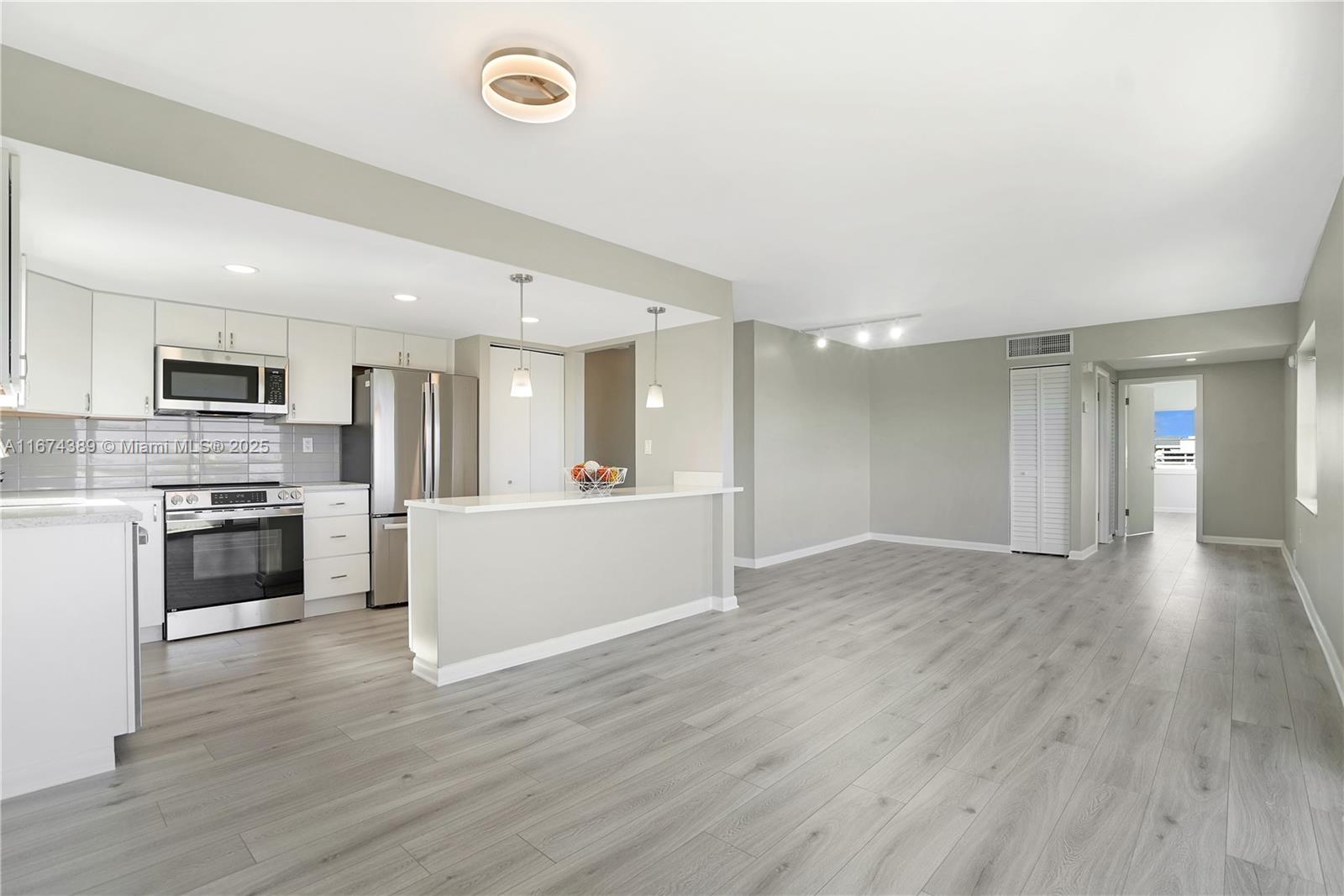 Property for Sale at 1200 14th St 7A, Miami Beach, Miami-Dade County, Florida - Bedrooms: 2 
Bathrooms: 2  - $520,000