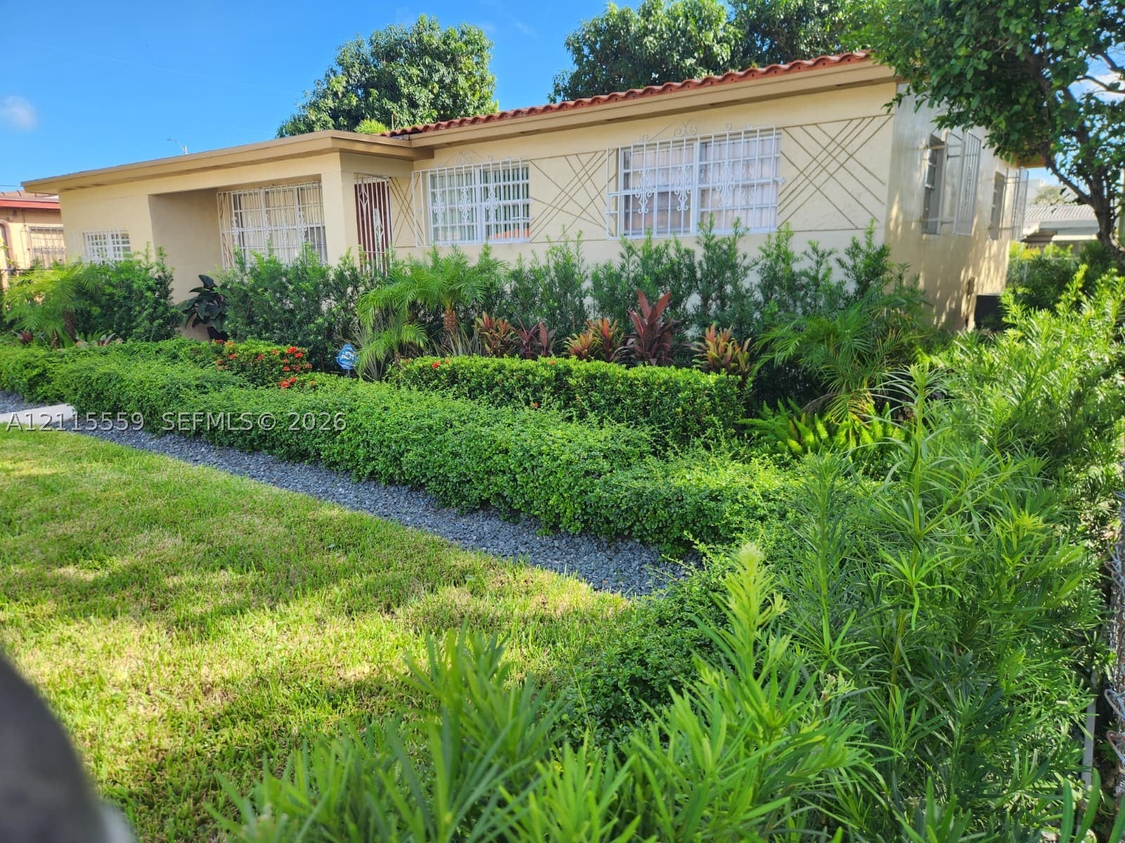 964 SE 3rd Pl