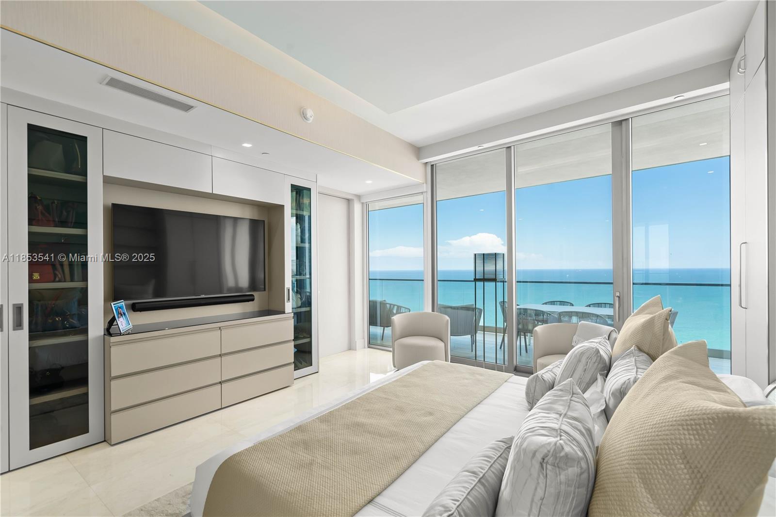 18975 Collins Ave 3603