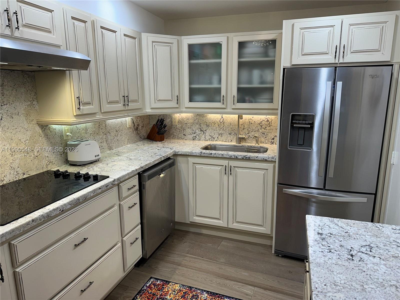 6039 Collins Ave 1431