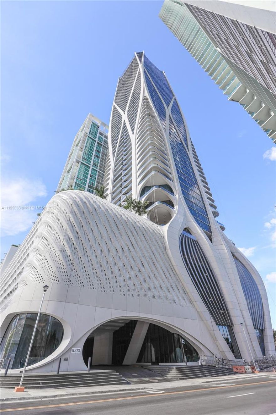 Fully Furnished Unit Exceptional amenities 4 bed 5 Bath 1 Half bath