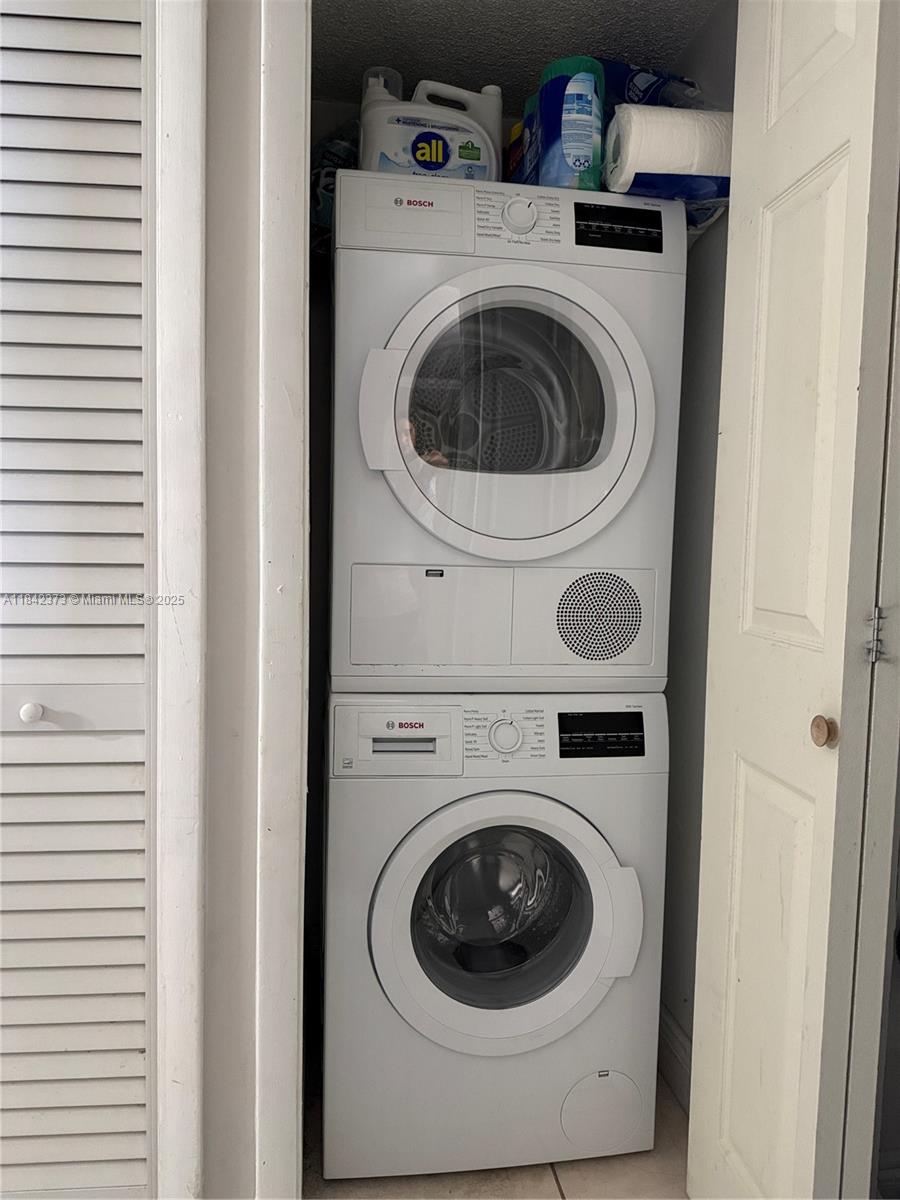 RACQUET CLUB VILLAGE APAR - Residential