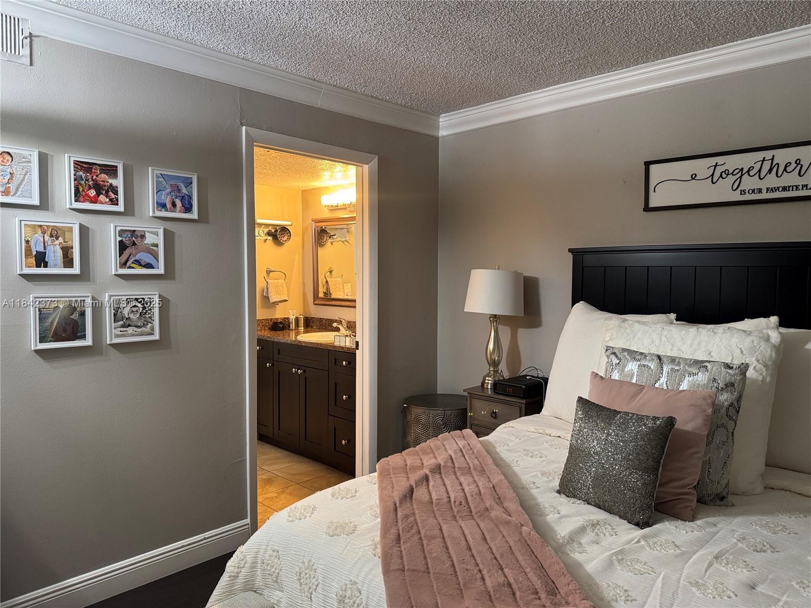 RACQUET CLUB VILLAGE APAR - Residential