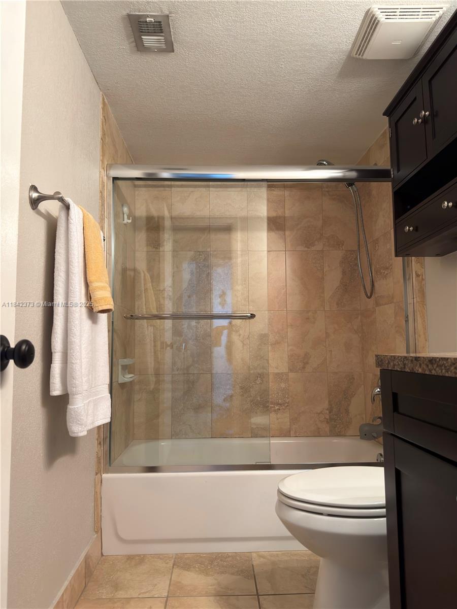 RACQUET CLUB VILLAGE APAR - Residential