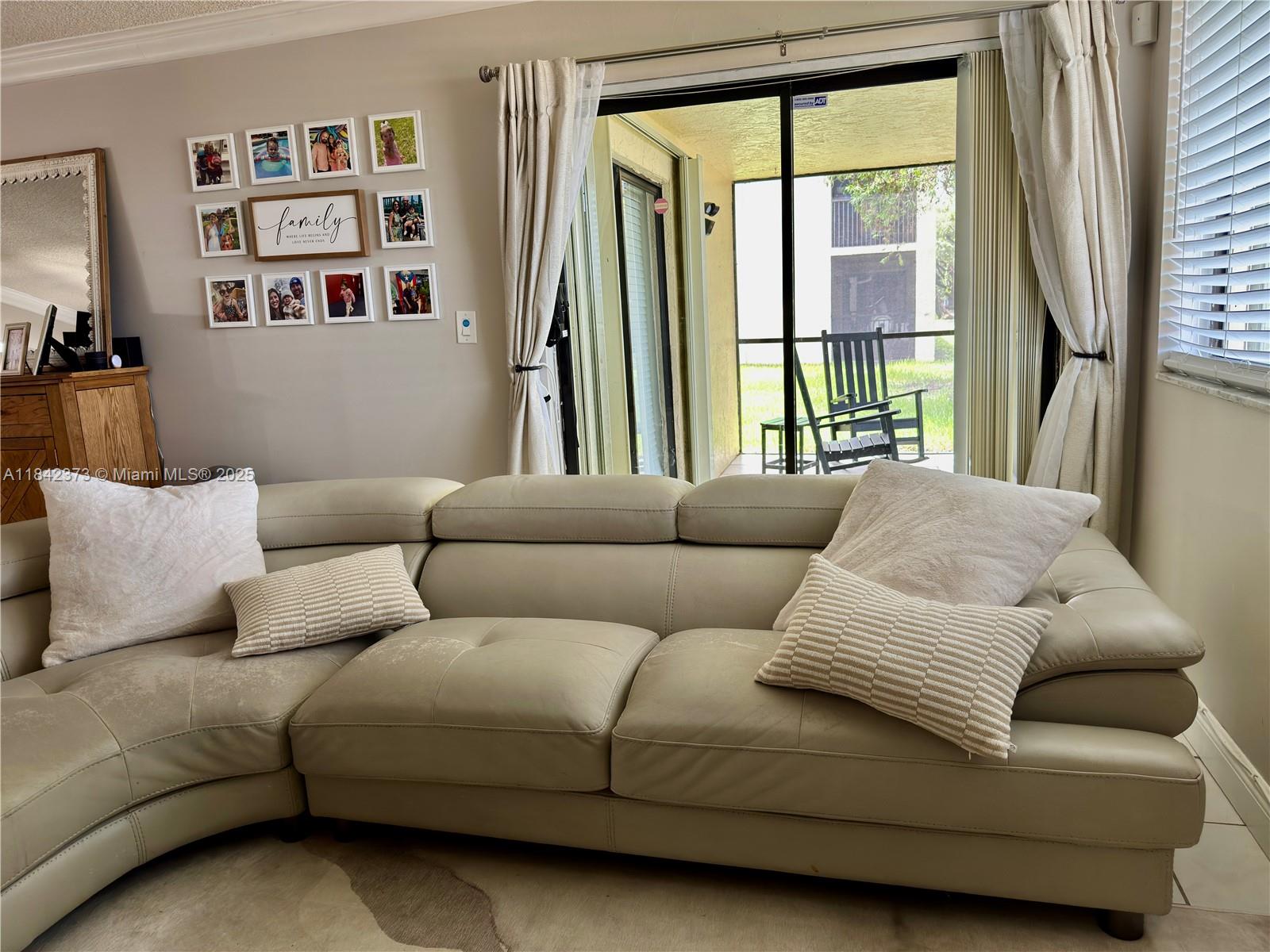 RACQUET CLUB VILLAGE APAR - Residential