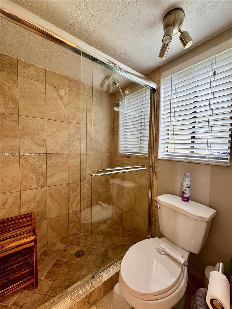 RACQUET CLUB VILLAGE APAR - Residential