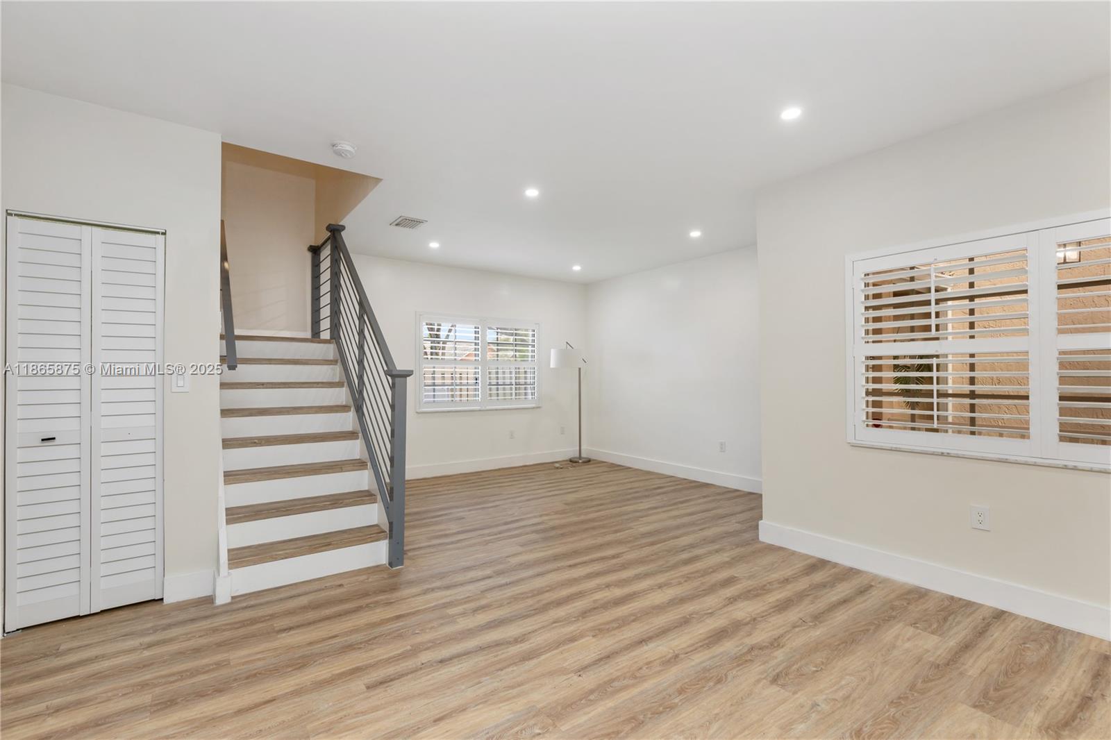 DEERWOOD VILLAS SEC 3 REP - Residential