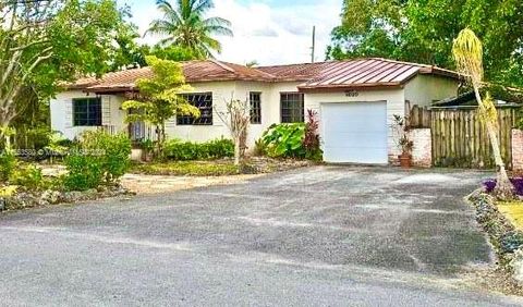Single Family Residence in Miami FL 6090 38th St St.jpg