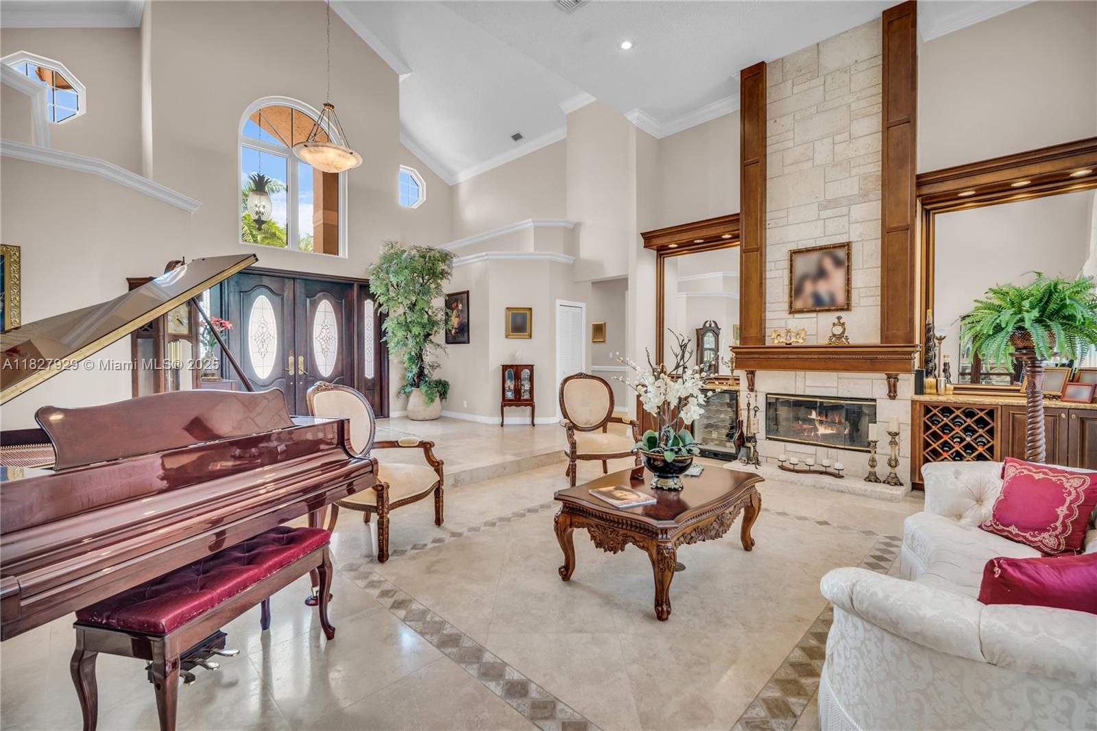 WHISPERING WOODS - Residential