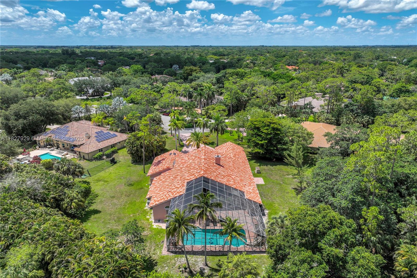 WHISPERING WOODS - Residential