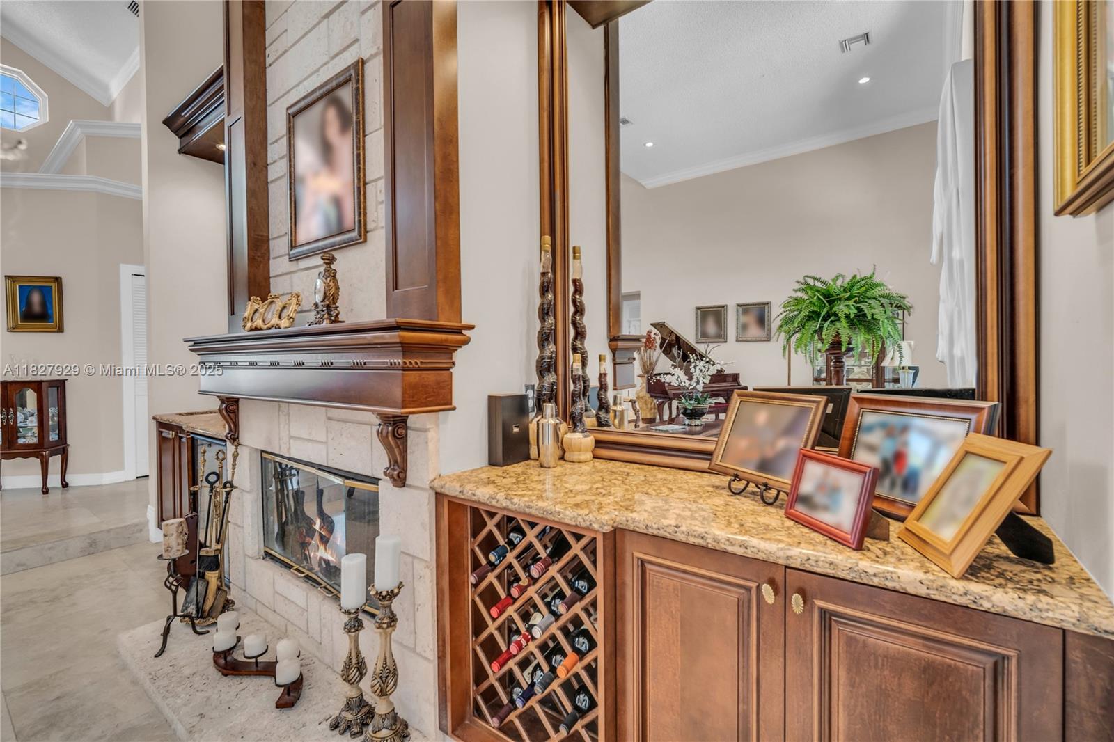 WHISPERING WOODS - Residential