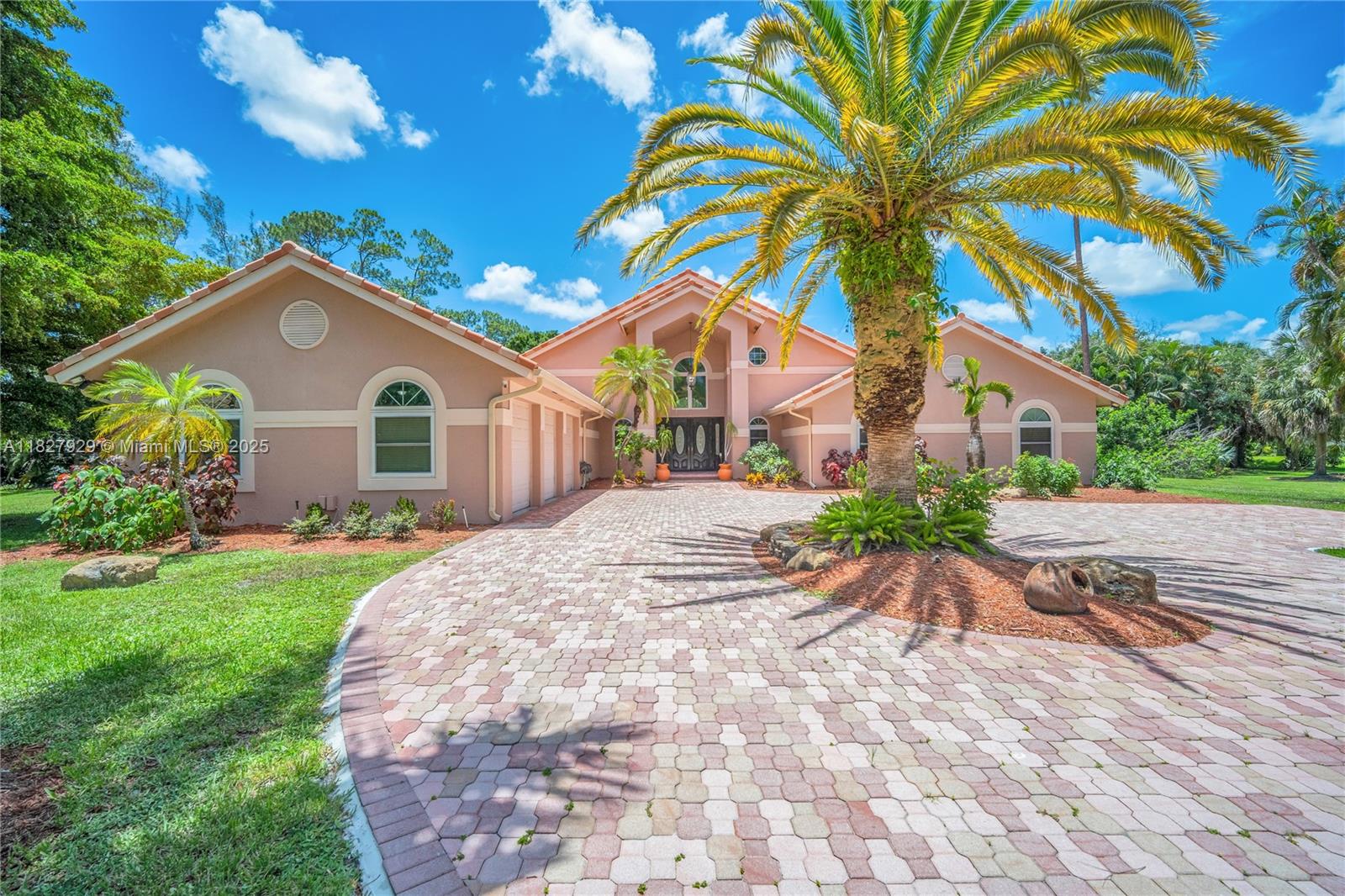 WHISPERING WOODS - Residential