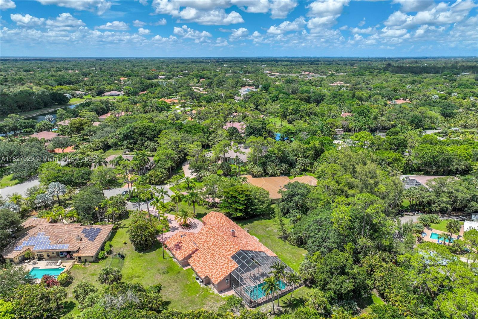 WHISPERING WOODS - Residential