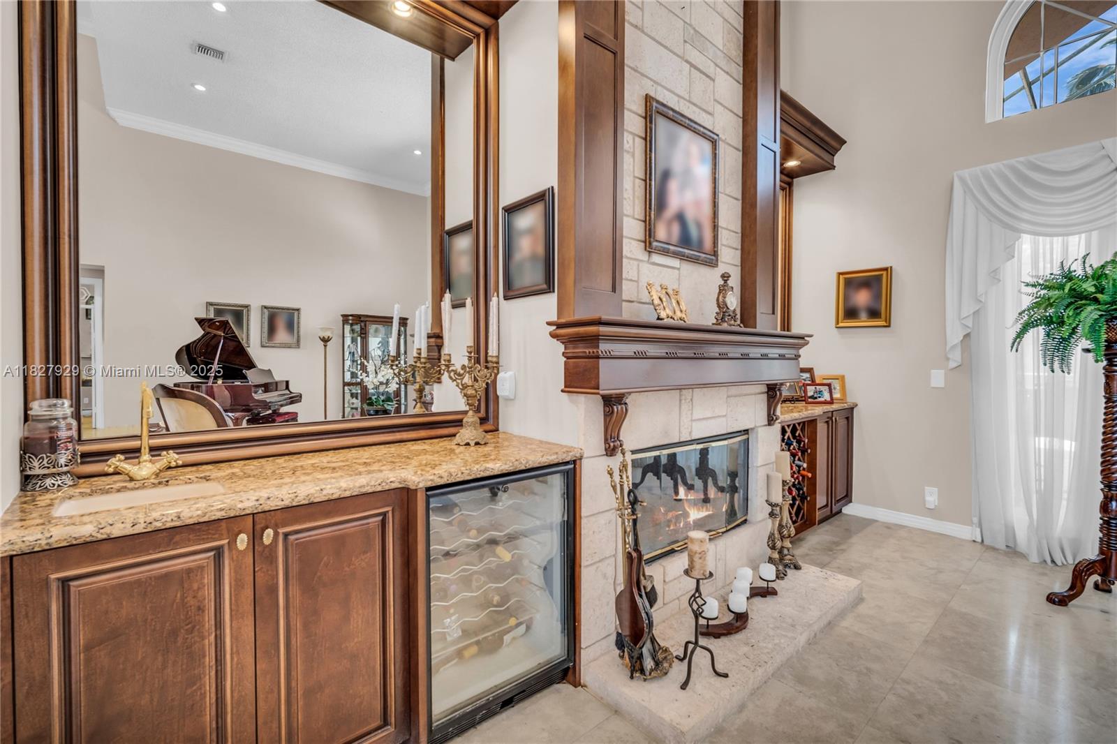 WHISPERING WOODS - Residential