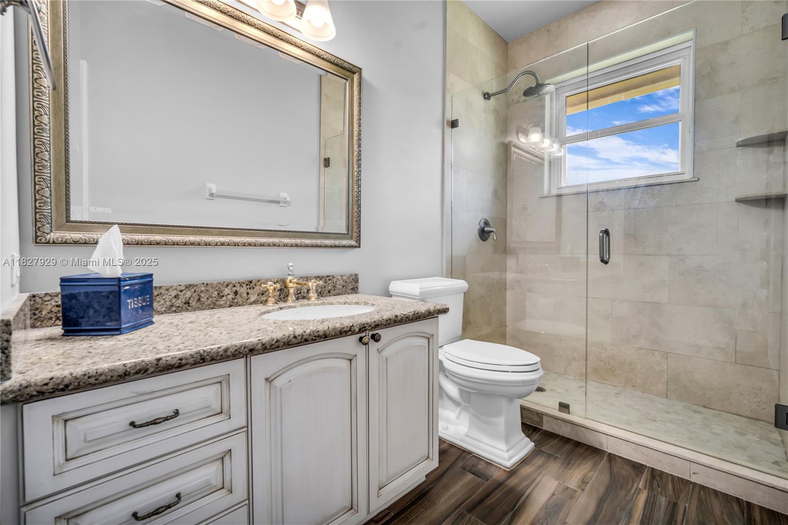 WHISPERING WOODS - Residential