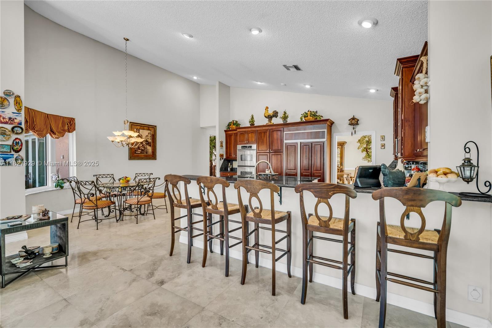 WHISPERING WOODS - Residential