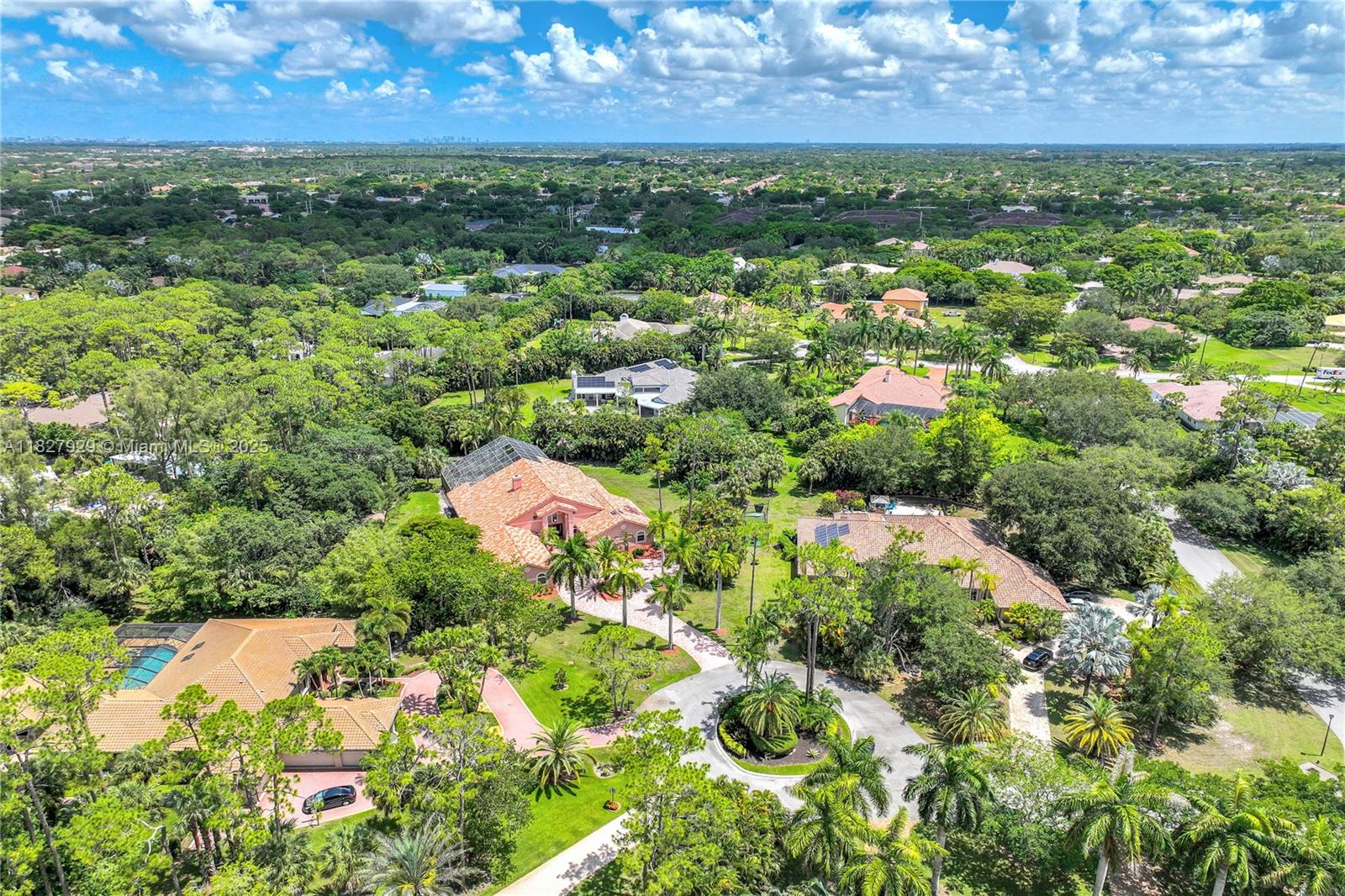 WHISPERING WOODS - Residential