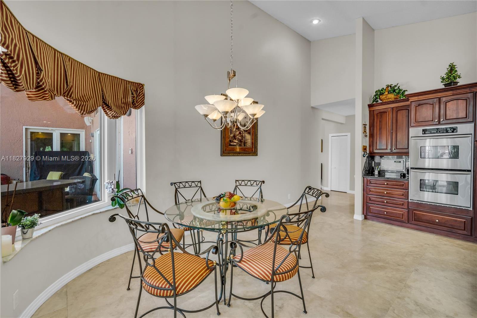 WHISPERING WOODS - Residential