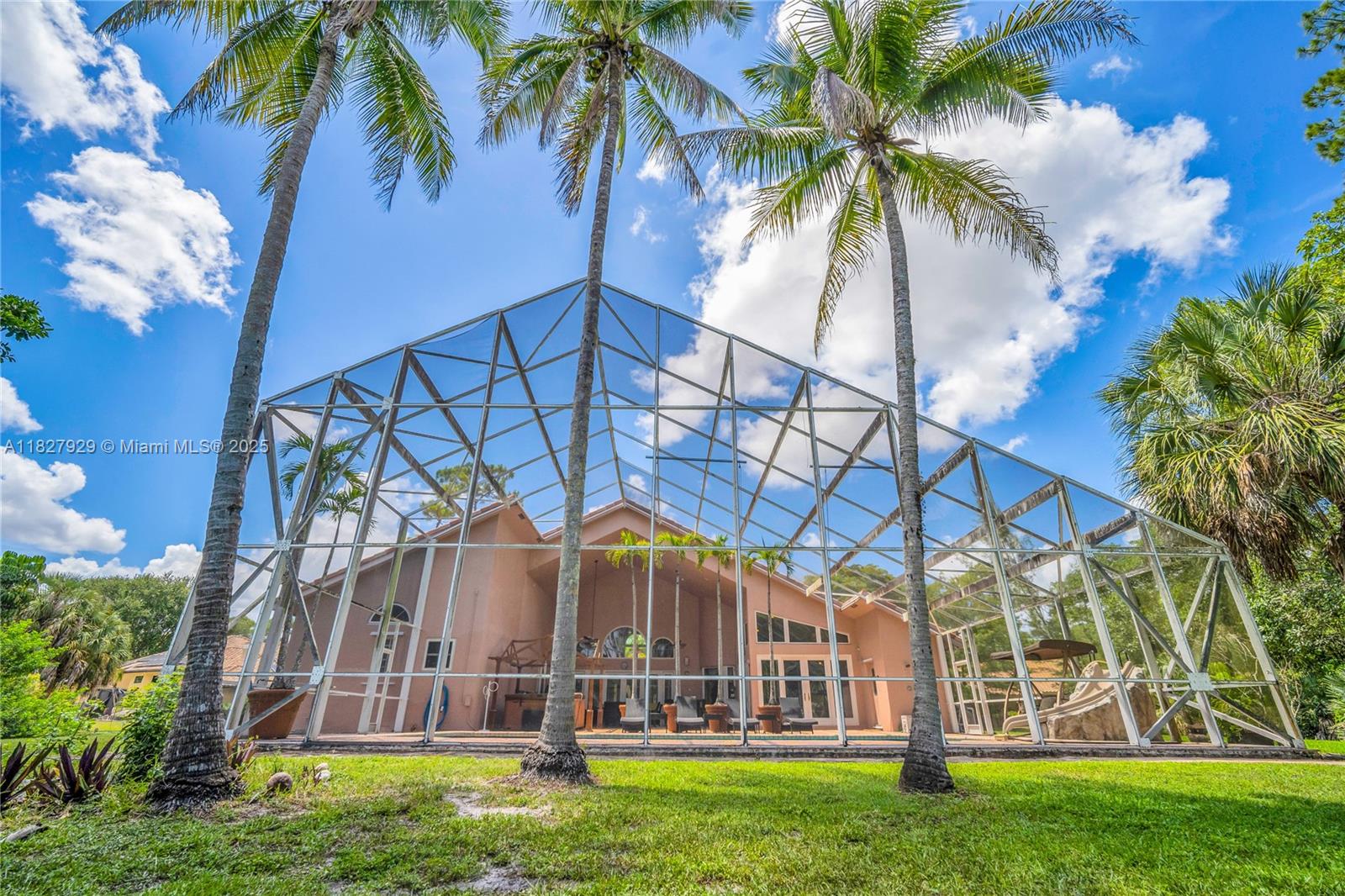 WHISPERING WOODS - Residential