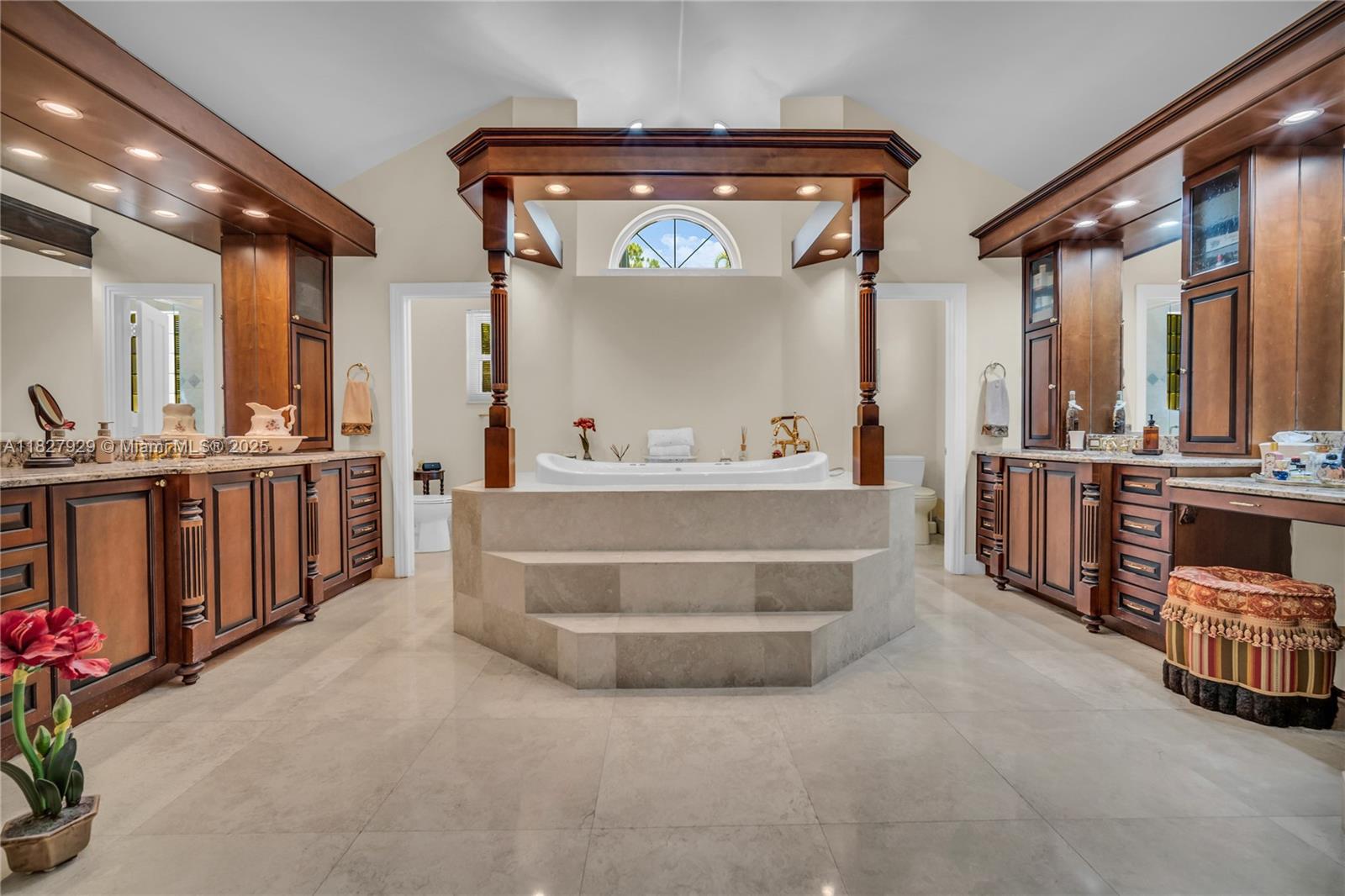 WHISPERING WOODS - Residential