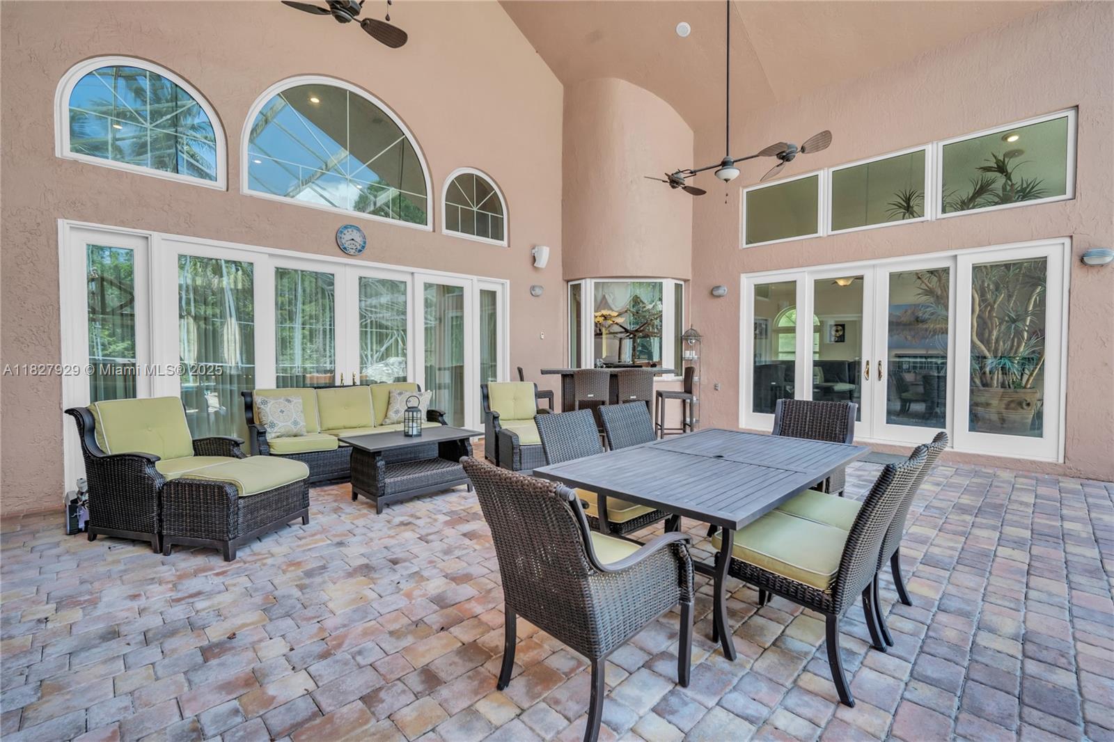 WHISPERING WOODS - Residential