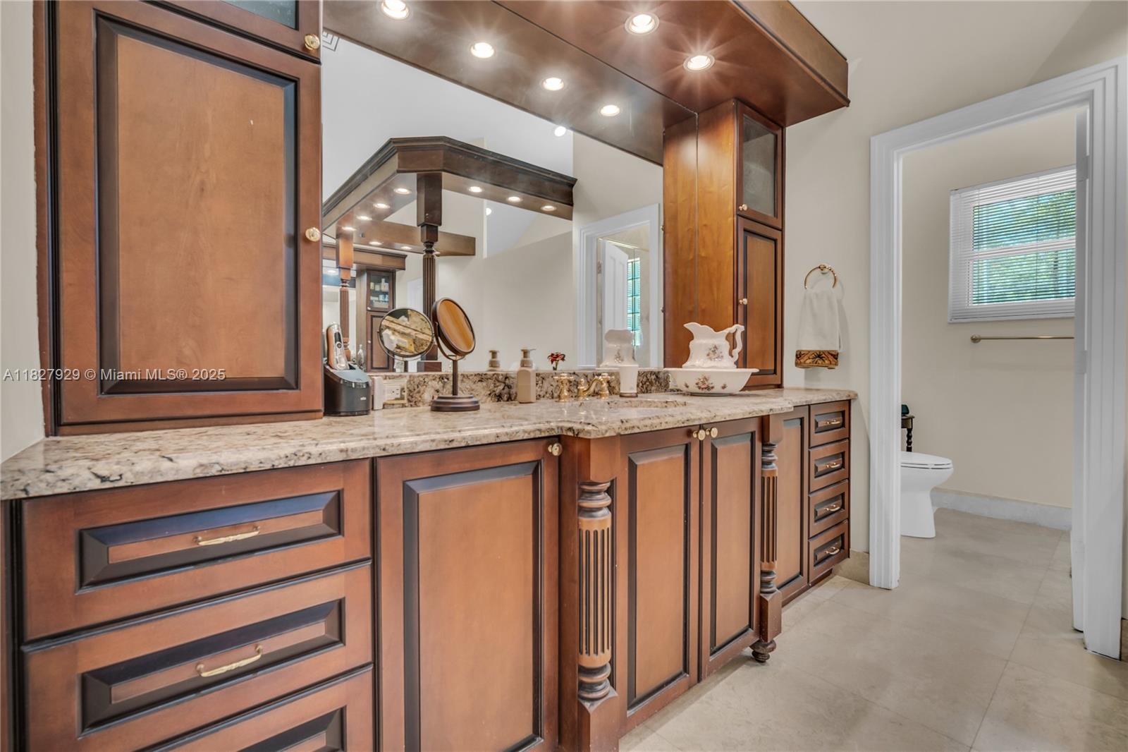 WHISPERING WOODS - Residential