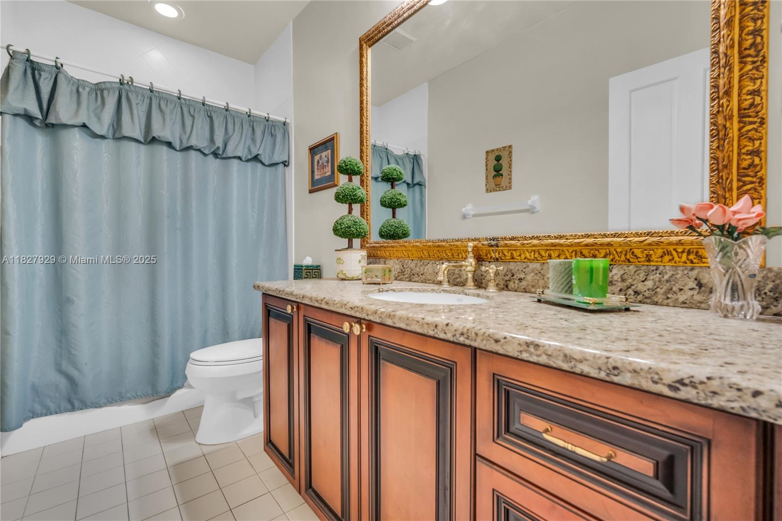 WHISPERING WOODS - Residential