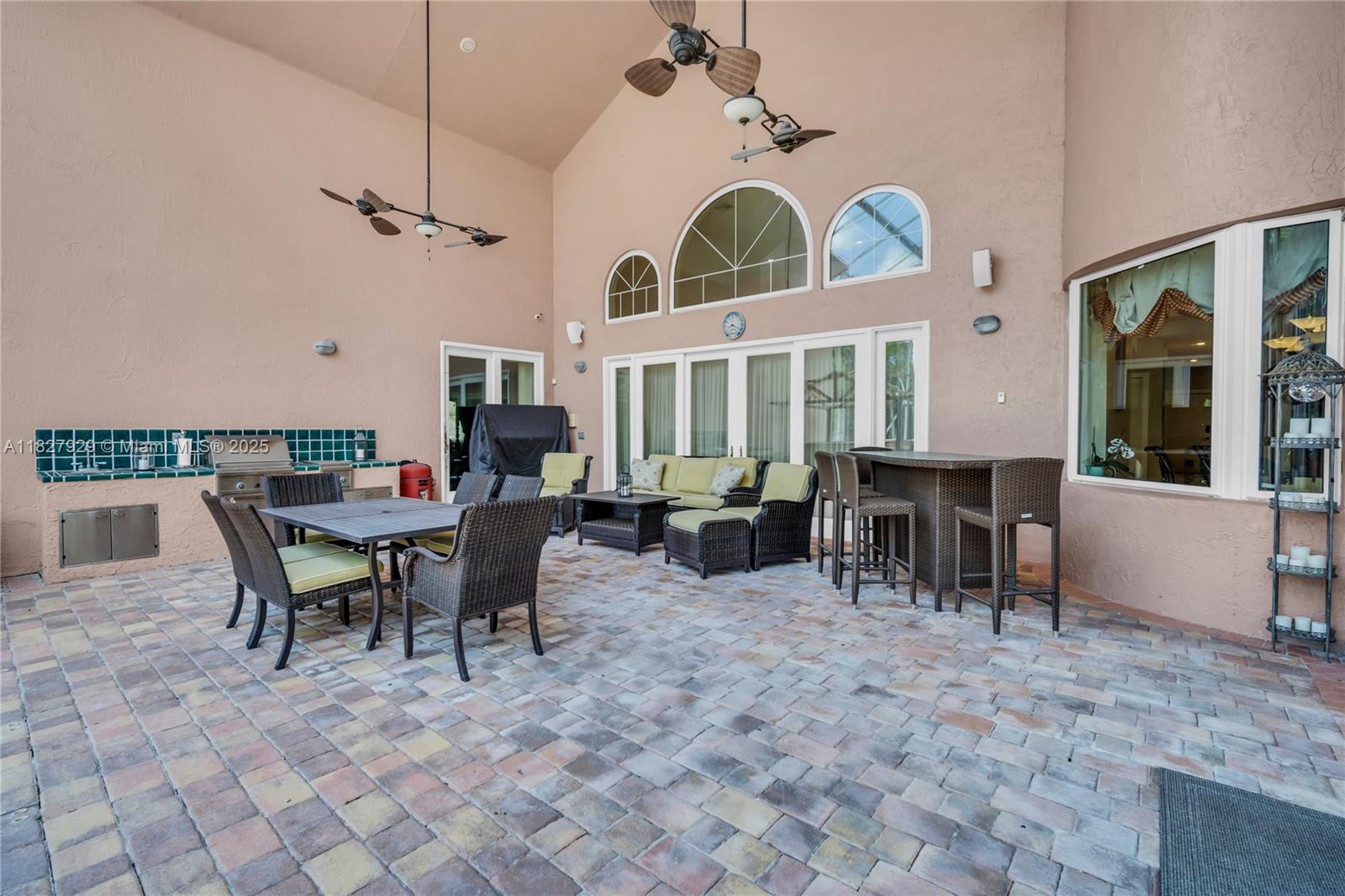 WHISPERING WOODS - Residential