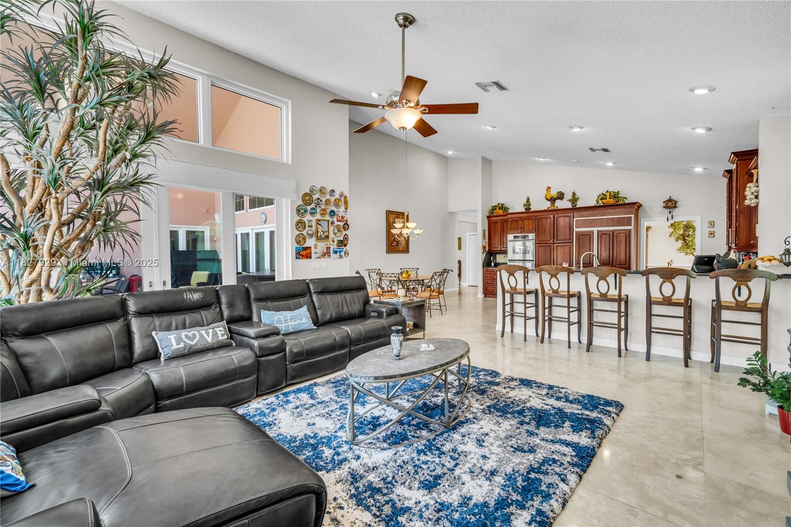 WHISPERING WOODS - Residential