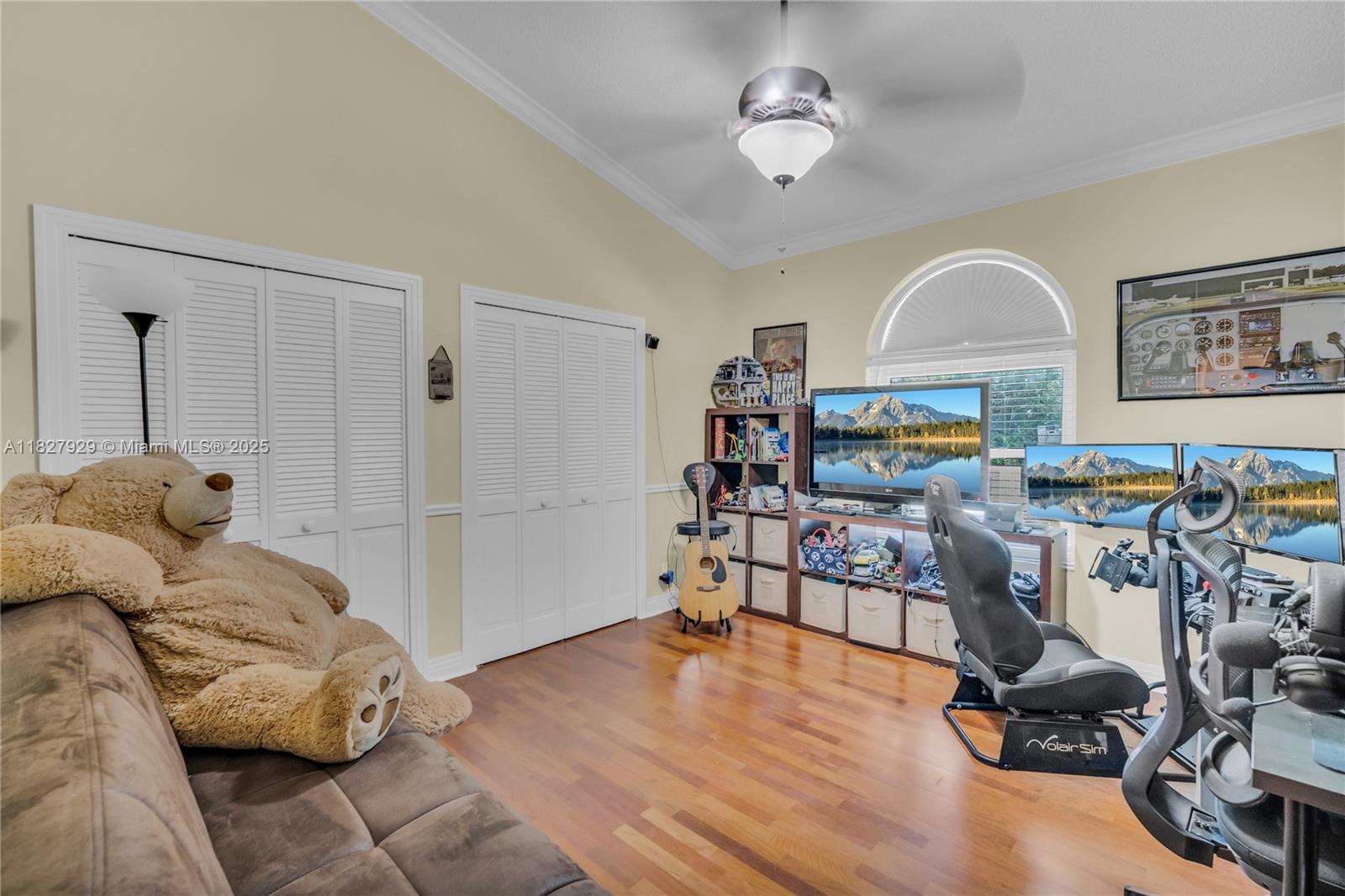 WHISPERING WOODS - Residential