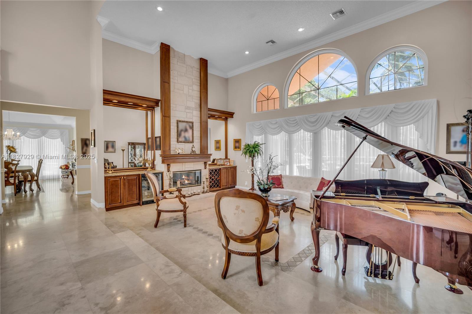 WHISPERING WOODS - Residential