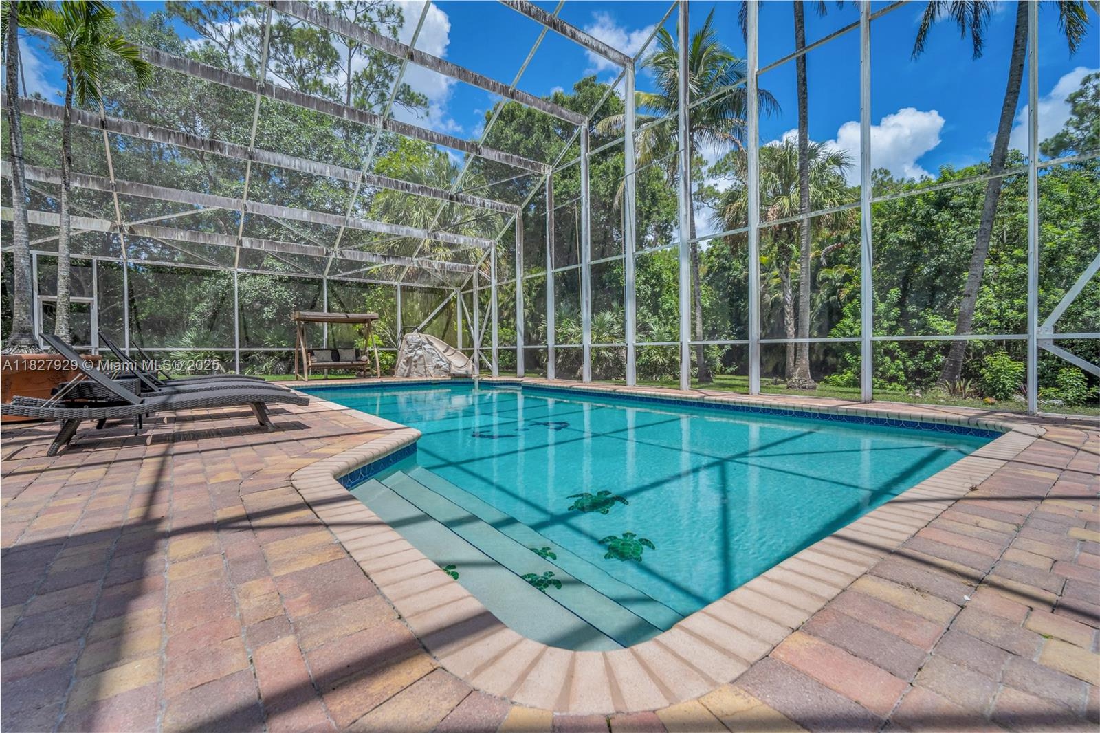 WHISPERING WOODS - Residential