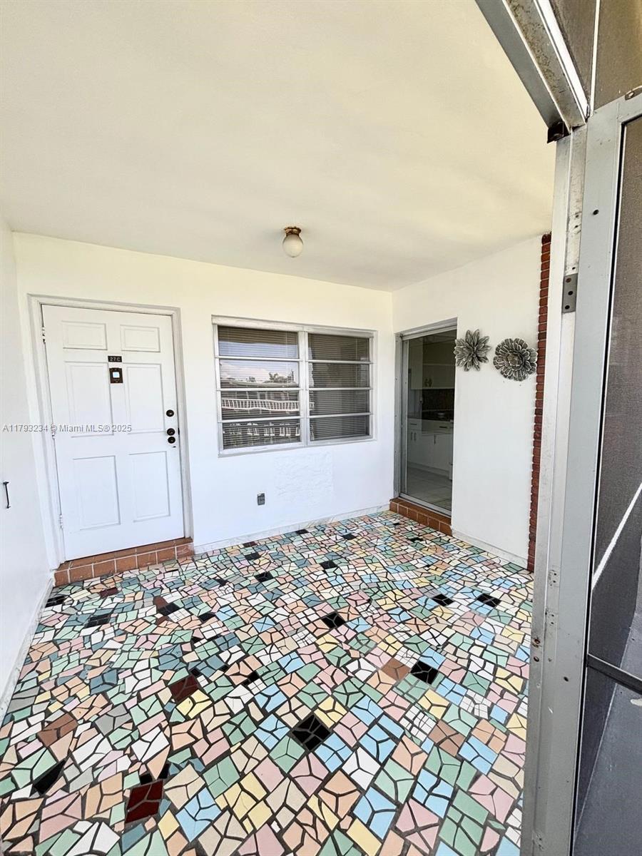 141 10th Ave 27C, Hallandale Beach, Broward County, Florida - 1 Bedrooms  
1 Bathrooms - 