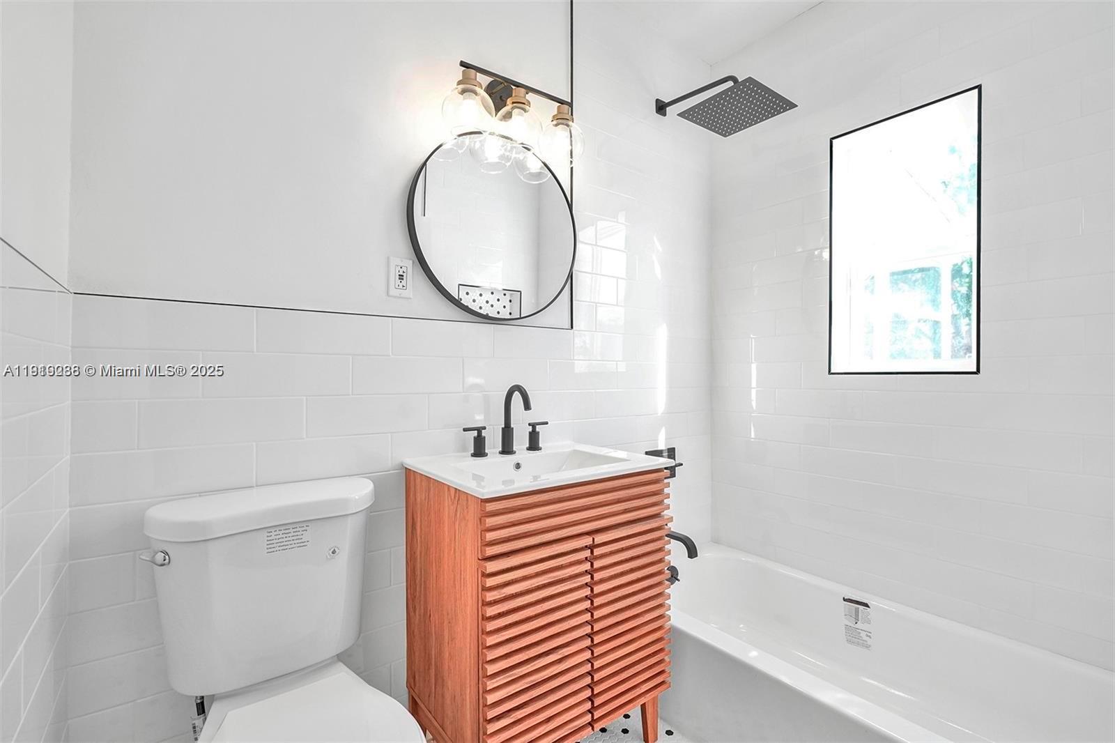 ALTOS DEL MAR NO 4 - Residential Lease