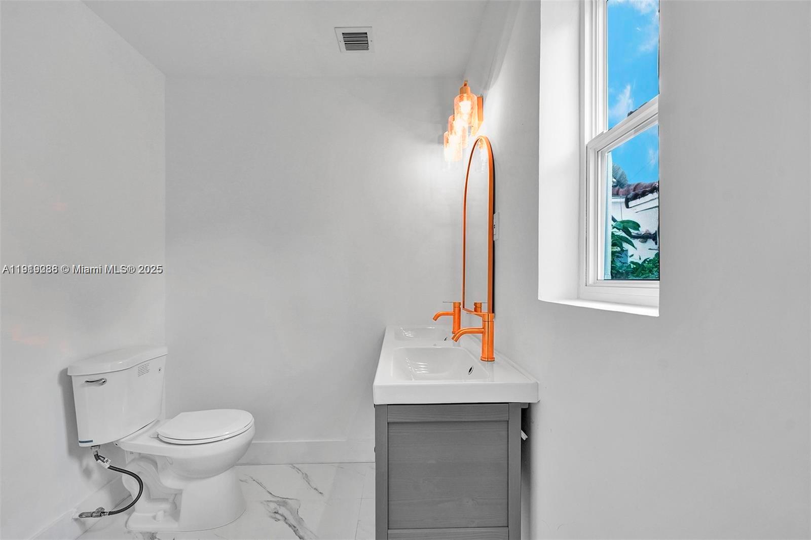 ALTOS DEL MAR NO 4 - Residential Lease