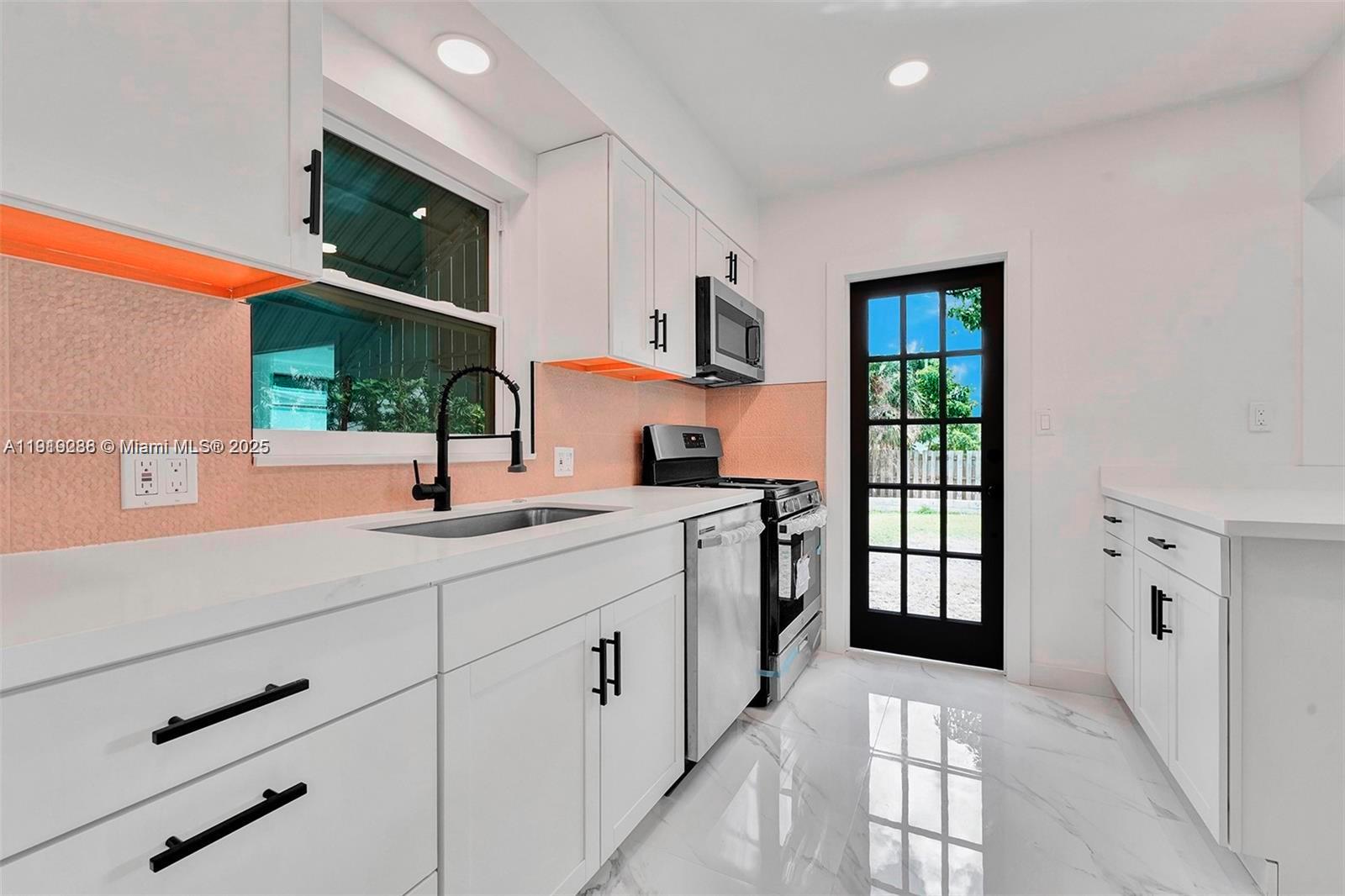 ALTOS DEL MAR NO 4 - Residential Lease