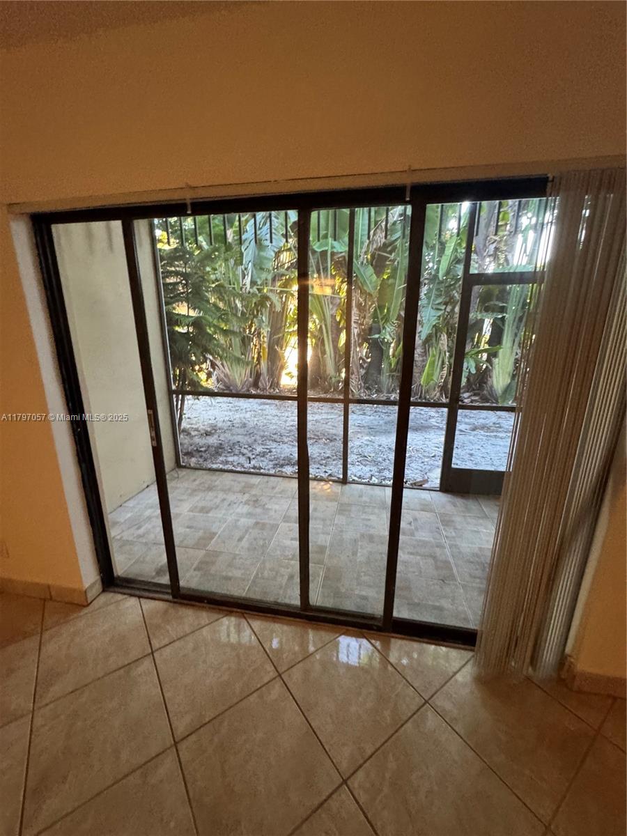 OAKLAND SHORES CONDOMINIU - Residential