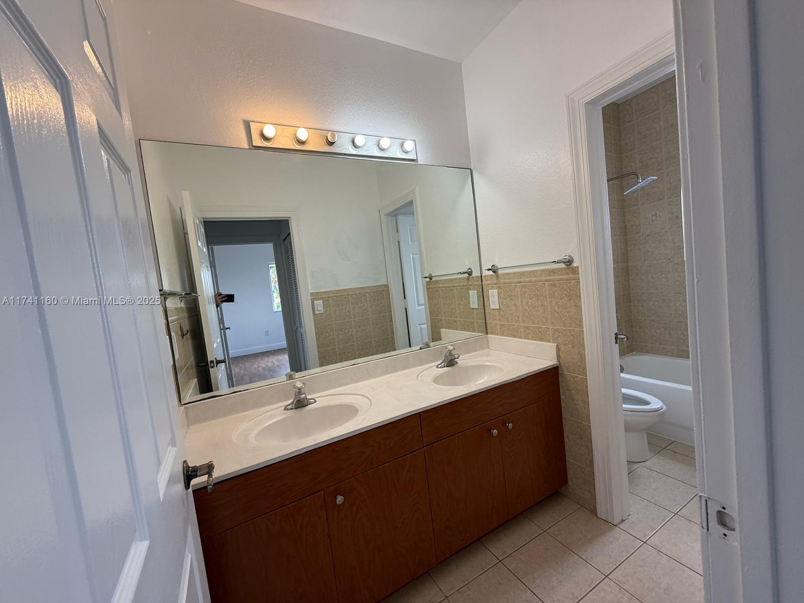 DON ELIAS ESTATES - Residential