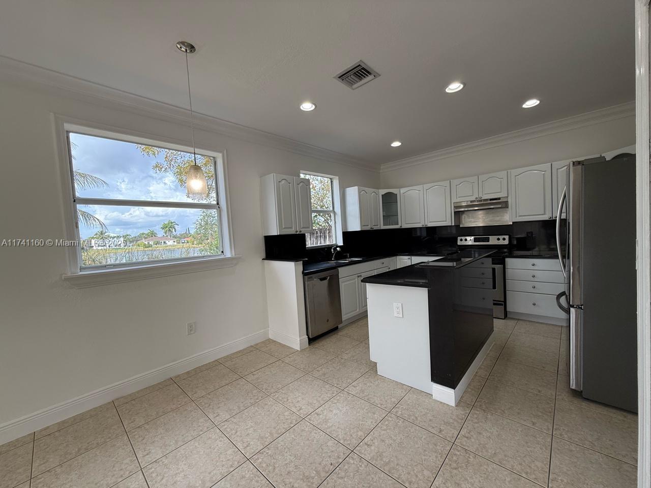 DON ELIAS ESTATES - Residential