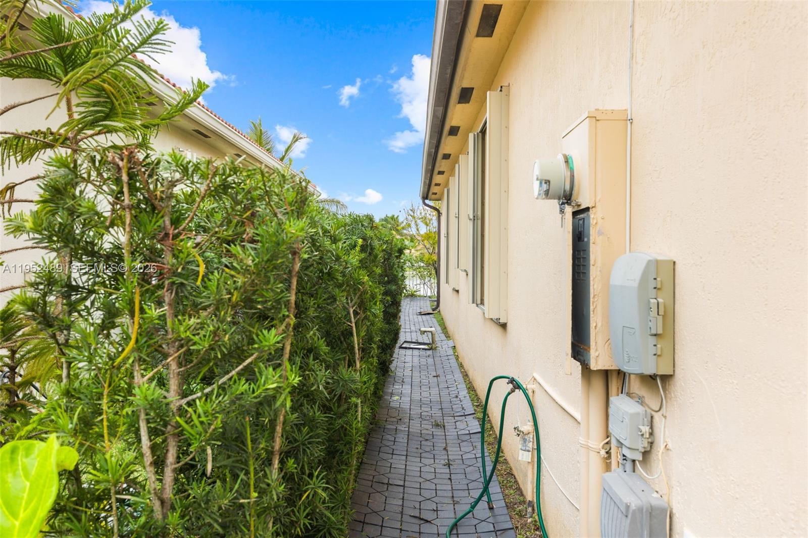 FLORIDIAN BAY ESTATES SOU - Residential