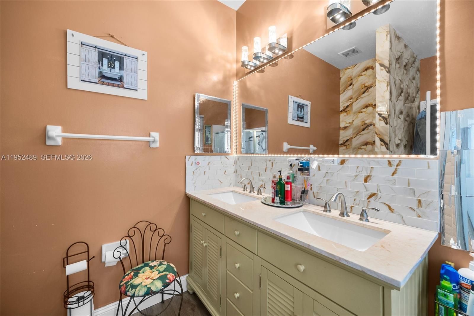 FLORIDIAN BAY ESTATES SOU - Residential