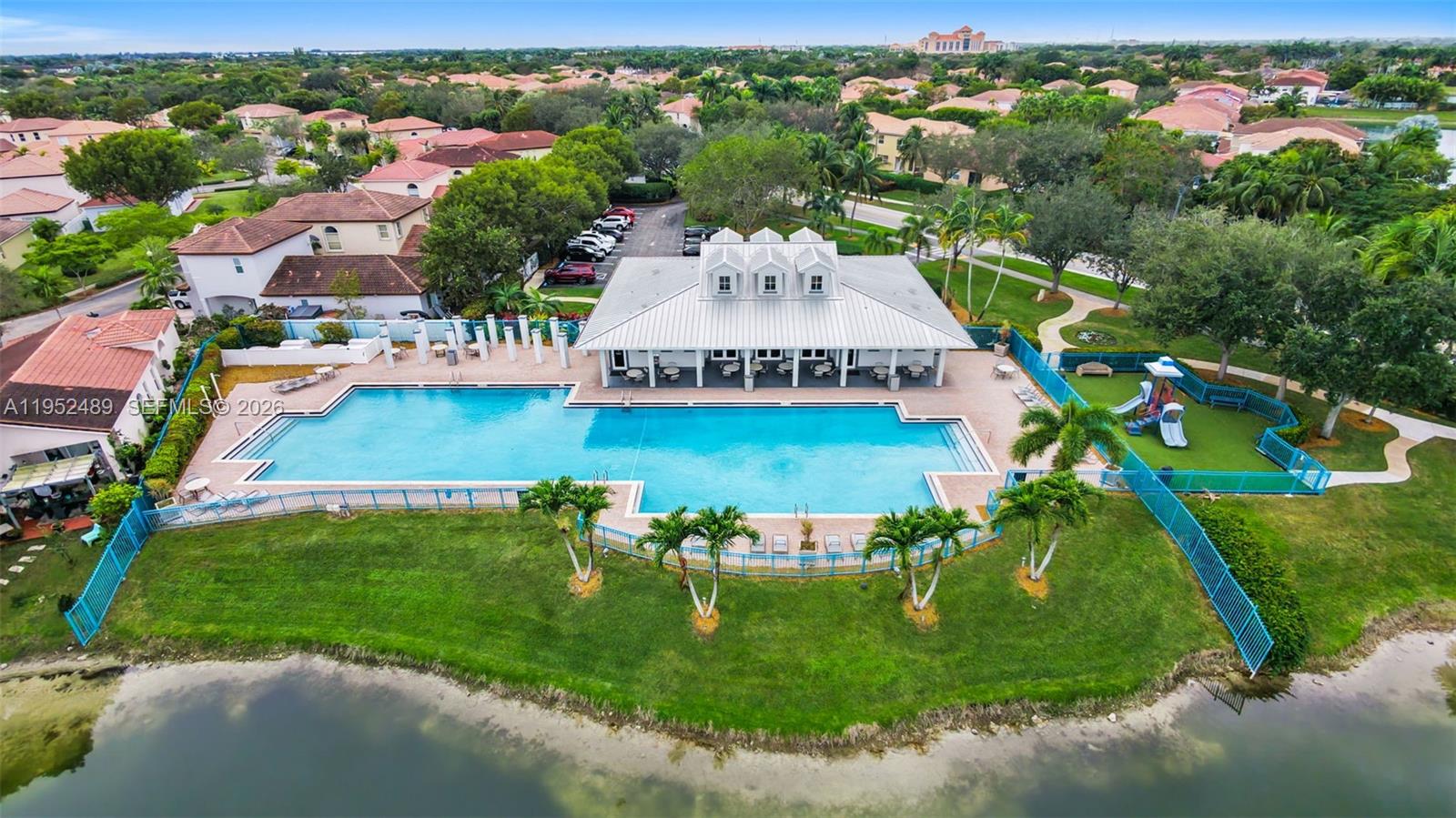 FLORIDIAN BAY ESTATES SOU - Residential