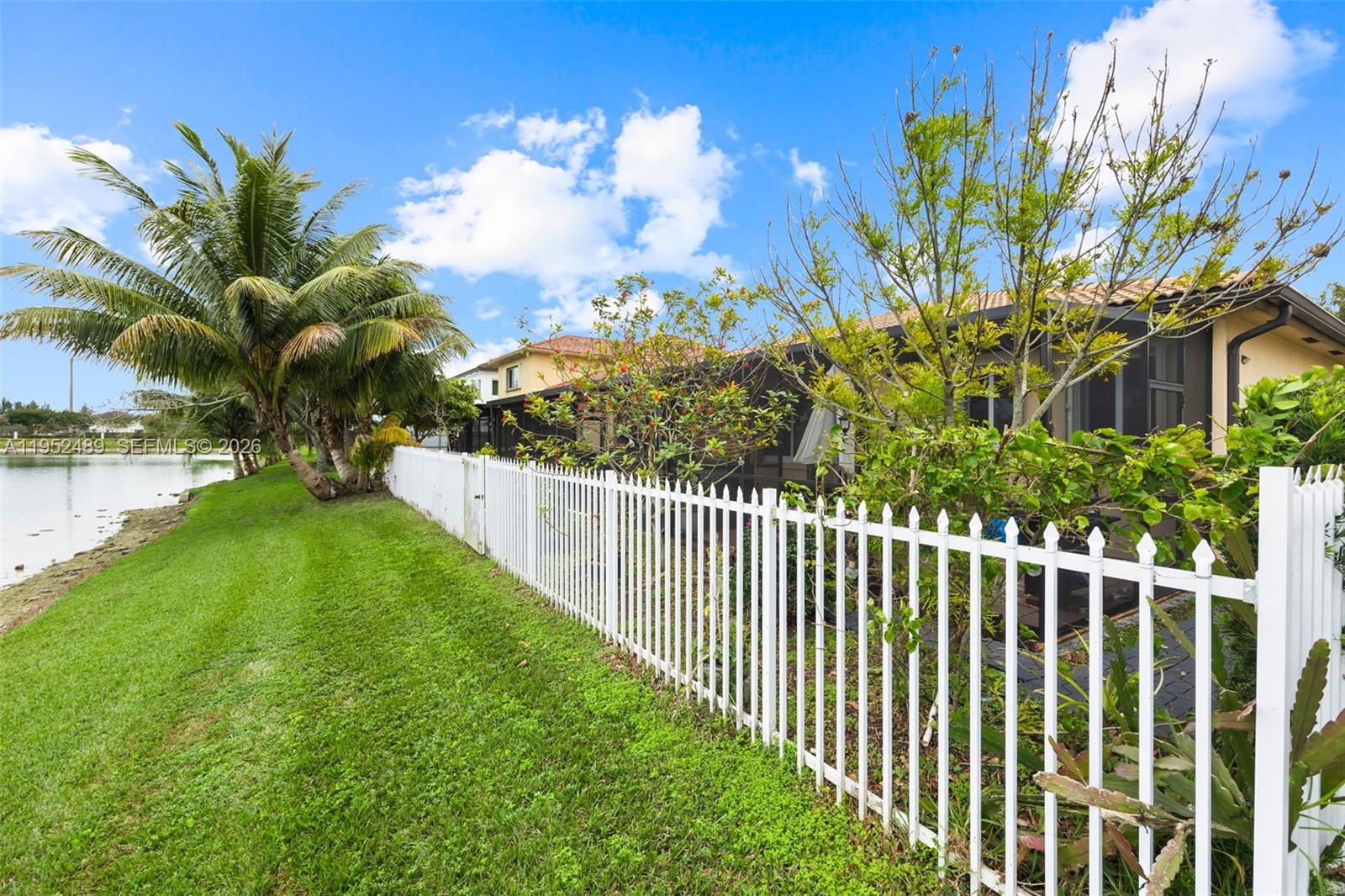 FLORIDIAN BAY ESTATES SOU - Residential