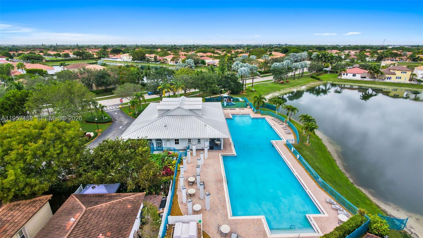 FLORIDIAN BAY ESTATES SOU - Residential