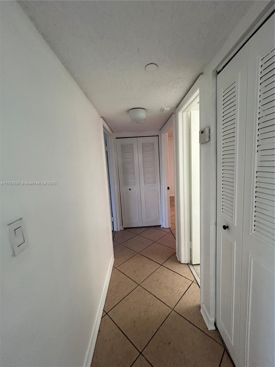 HORIZONS WEST CONDO #10 - Residential