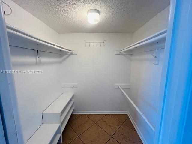 HORIZONS WEST CONDO #10 - Residential