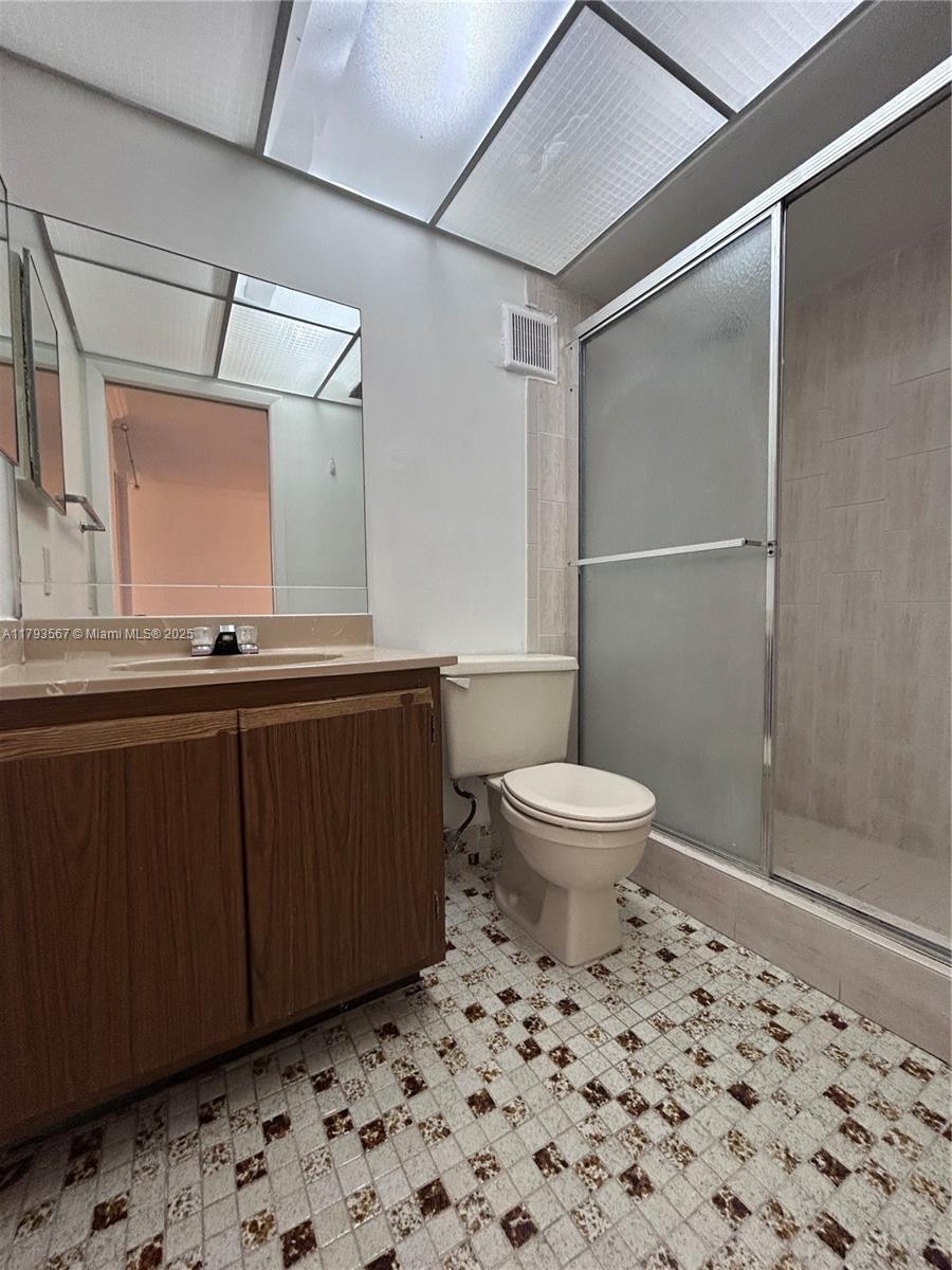 HORIZONS WEST CONDO #10 - Residential
