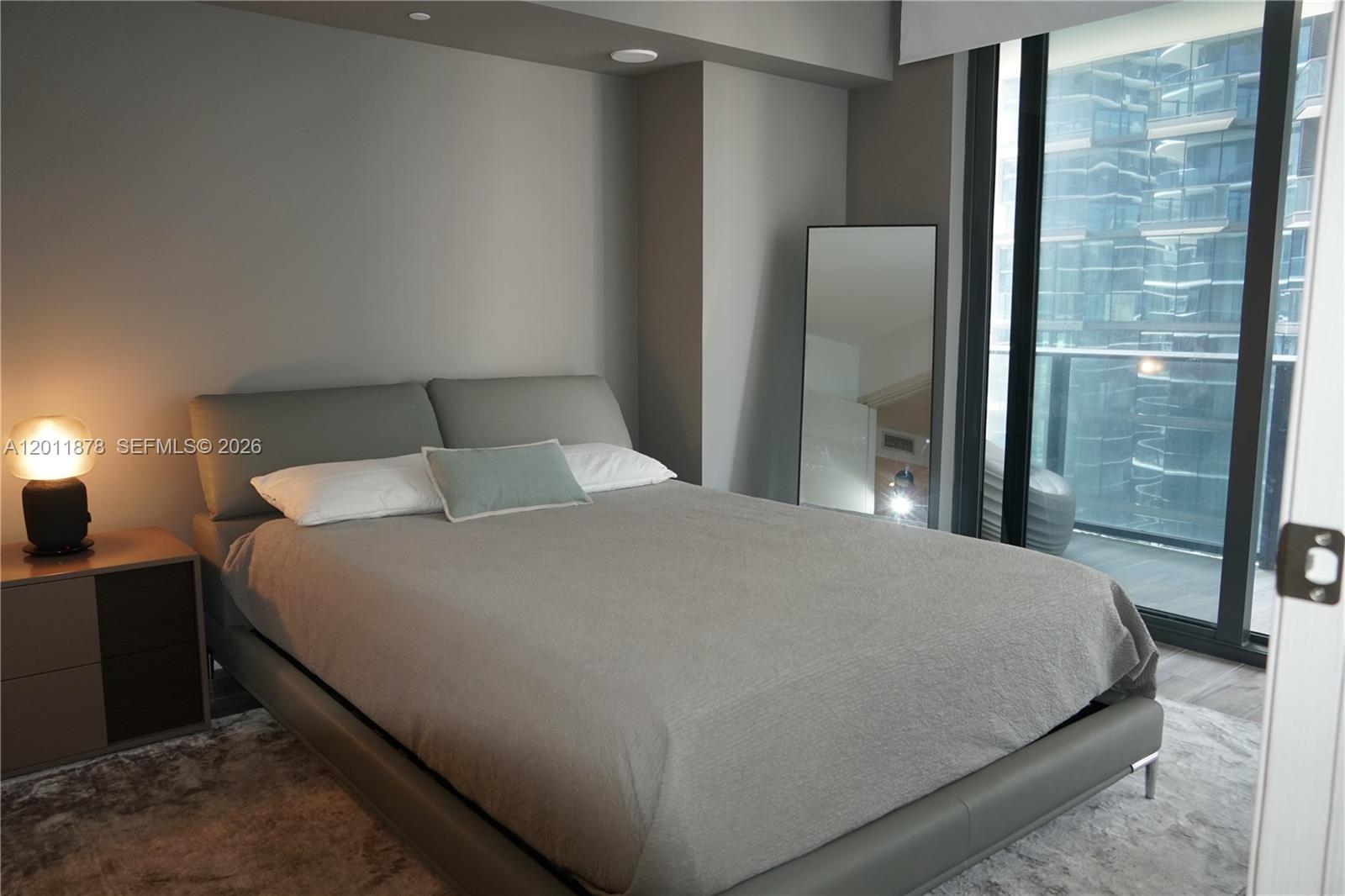 SLS Lux - Residential